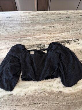 Mustard Seed Black Puff-Sleeve Cropped Blouse with Tie Neck